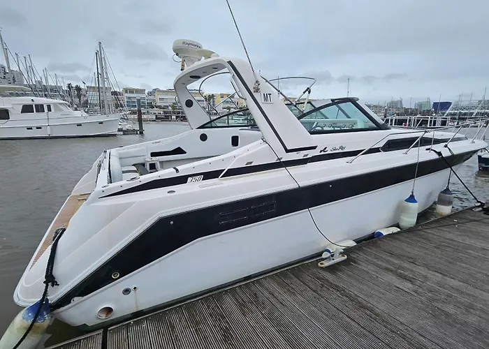 Barco Gold Prestige Marina Parque Nacoes Lisboa