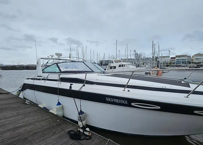 Barco Gold Prestige Marina Parque Nacoes Bådhotel