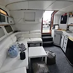 Barco Gold Prestige Marina Parque Nacoes Lisboa