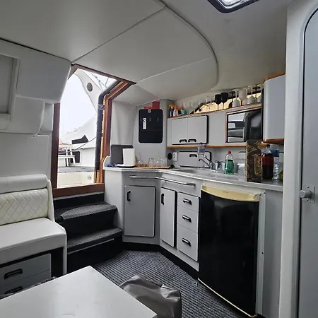 Barco Gold Prestige Marina Parque Nacoes