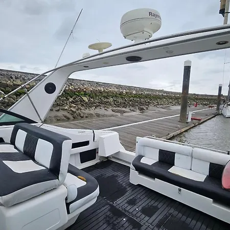 Barco Gold Prestige Marina Parque Nacoes Lisboa