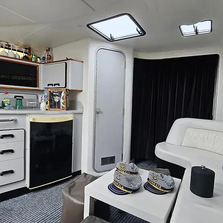Bådhotel Barco Gold Prestige Marina Parque Nacoes Lisboa