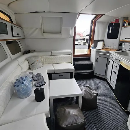 Barco Gold Prestige Marina Parque Nacoes * Lisboa