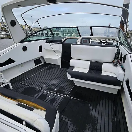 Barco Gold Prestige Marina Parque Nacoes Lisboa