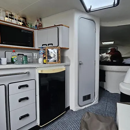 Barco Gold Prestige Marina Parque Nacoes * Lisboa