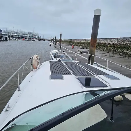 Barco Gold Prestige Marina Parque Nacoes Bådhotel *