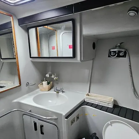 Bådhotel Barco Gold Prestige Marina Parque Nacoes Lisboa