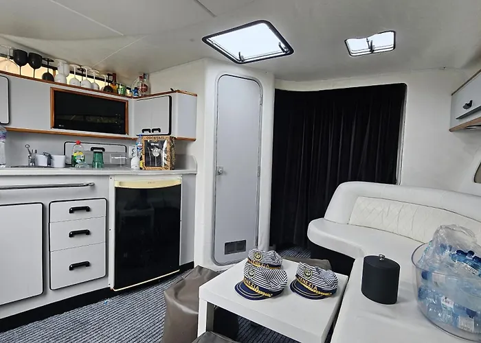 Hotel na wodzie Barco Gold Prestige Marina Parque Nacoes Lizbona