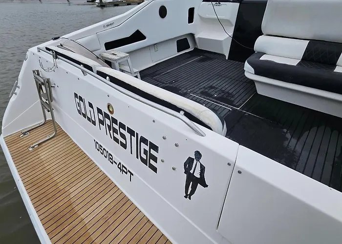 Hotel na wodzie Barco Gold Prestige Marina Parque Nacoes