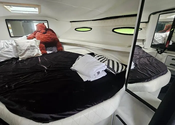 Barco Gold Prestige Marina Parque Nacoes * Lisbon
