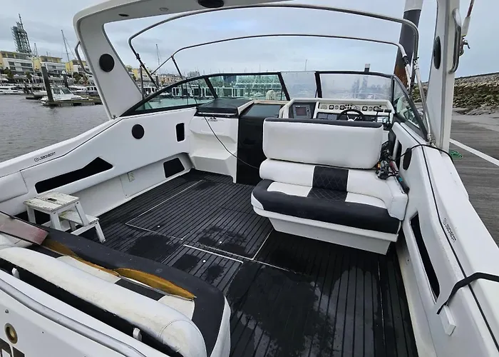Barco Gold Prestige Marina Parque Nacoes Lisbon