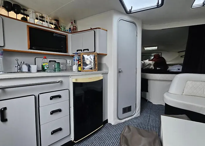 Barco Gold Prestige Marina Parque Nacoes * Lisbon