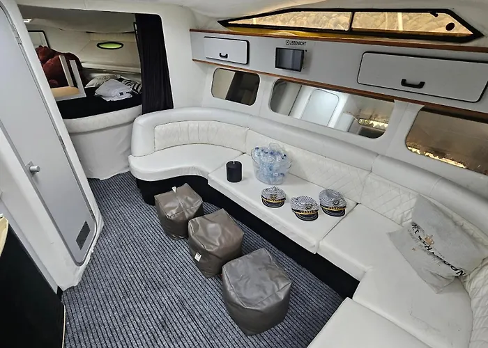Barco Gold Prestige Marina Parque Nacoes Lisbon